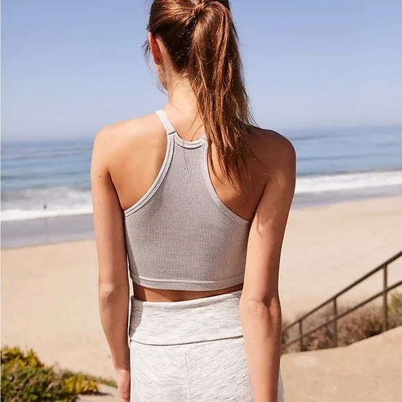 FREE PEOPLE Movement happiness Runs crop tanks size M/L  set of two Grey/White - Picture 10 of 14